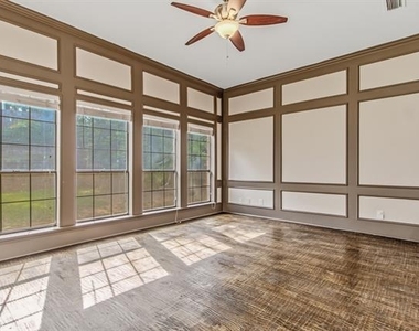 102 Pebble Beach Drive - Photo Thumbnail 9