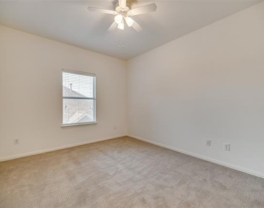 819 Rushmore Drive - Photo Thumbnail 19