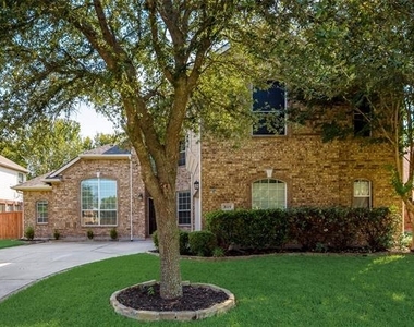 819 Rushmore Drive - Photo Thumbnail 1