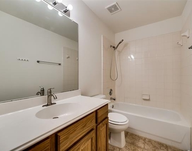 819 Rushmore Drive - Photo Thumbnail 21