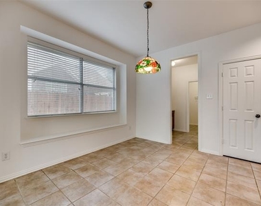 819 Rushmore Drive - Photo Thumbnail 8
