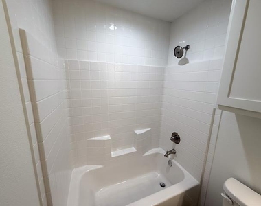 200 N Dallas Street - Photo Thumbnail 11