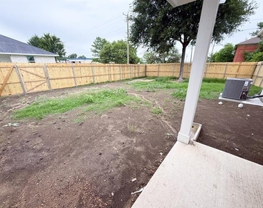 200 N Dallas Street - Photo Thumbnail 16