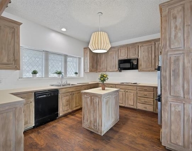 4219 Oak Springs Drive - Photo Thumbnail 15