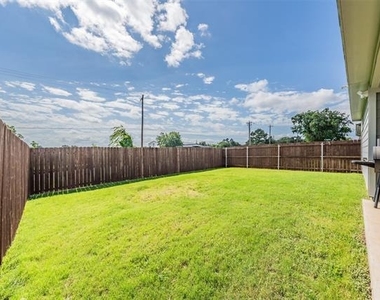 612 Capstone Circle - Photo Thumbnail 21