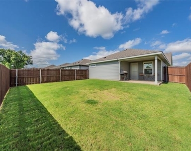 612 Capstone Circle - Photo Thumbnail 4