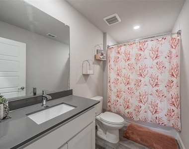 612 Capstone Circle - Photo Thumbnail 15