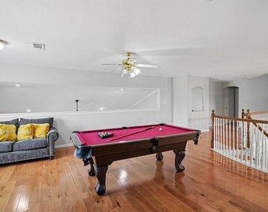 8660 Lariat Circle - Photo Thumbnail 18
