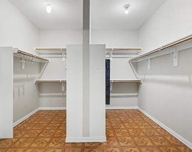 8660 Lariat Circle - Photo Thumbnail 27