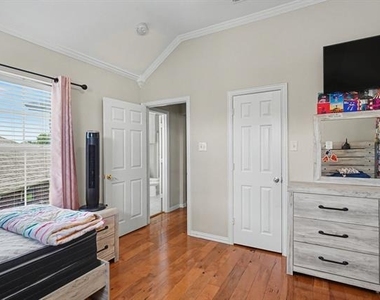 8660 Lariat Circle - Photo Thumbnail 33