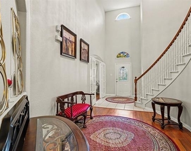 8660 Lariat Circle - Photo Thumbnail 3
