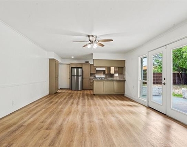 6031 Preston Crest Lane - Photo Thumbnail 9