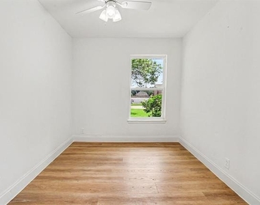 6031 Preston Crest Lane - Photo Thumbnail 15