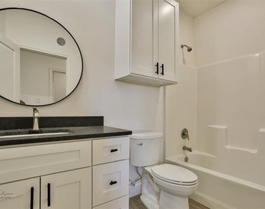 388 Kristie Path - Photo Thumbnail 15