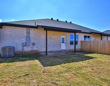388 Kristie Path - Photo Thumbnail 31
