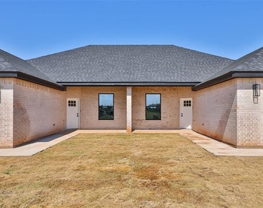 388 Kristie Path - Photo Thumbnail 32