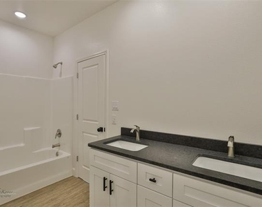388 Kristie Path - Photo Thumbnail 17