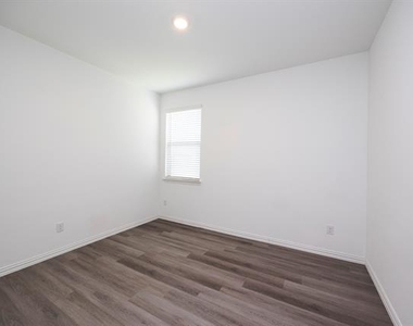 508 Chip Street - Photo Thumbnail 6