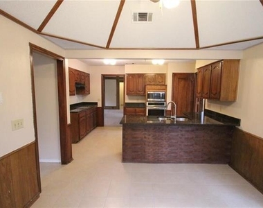 4108 Mesa Drive - Photo Thumbnail 9