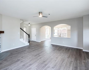 13598 Valley Mills Drive - Photo Thumbnail 5