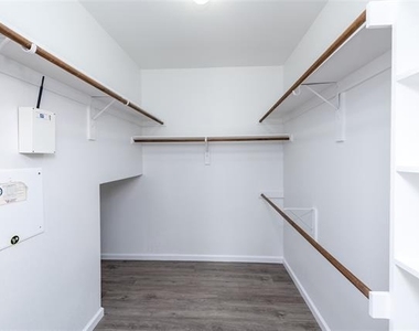 13598 Valley Mills Drive - Photo Thumbnail 16