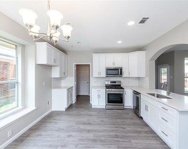 13598 Valley Mills Drive - Photo Thumbnail 8