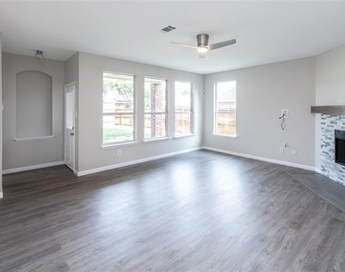 13598 Valley Mills Drive - Photo Thumbnail 4