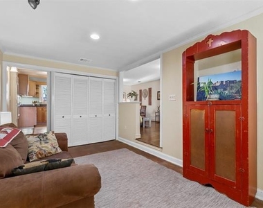 6312 Malvey Avenue - Photo Thumbnail 11