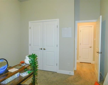 1021 Pitch Pine Street - Photo Thumbnail 16