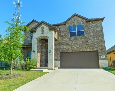 1021 Pitch Pine Street - Photo Thumbnail 1