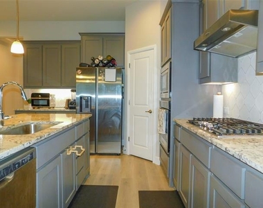 1021 Pitch Pine Street - Photo Thumbnail 9