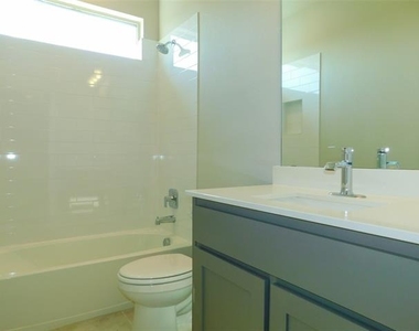 1021 Pitch Pine Street - Photo Thumbnail 24