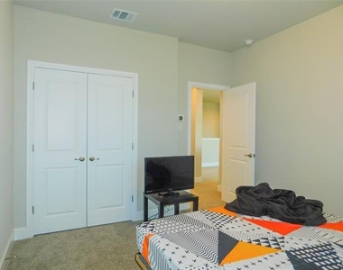 1021 Pitch Pine Street - Photo Thumbnail 25