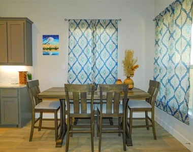 1021 Pitch Pine Street - Photo Thumbnail 10