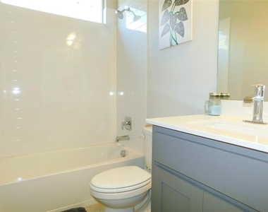 1021 Pitch Pine Street - Photo Thumbnail 18