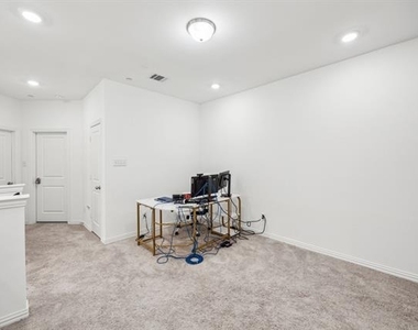 3225 Switch Street - Photo Thumbnail 20