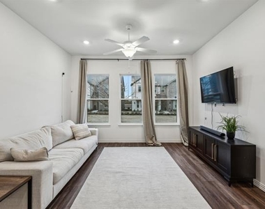 3225 Switch Street - Photo Thumbnail 3