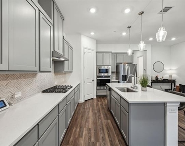 3225 Switch Street - Photo Thumbnail 7