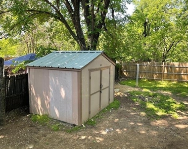 3921 Avenue H - Photo Thumbnail 19