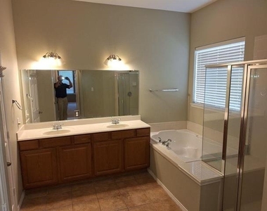 3600 Hickory Bend Trail - Photo Thumbnail 12