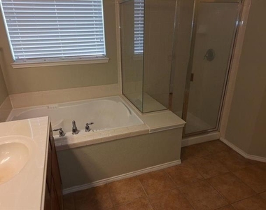 3600 Hickory Bend Trail - Photo Thumbnail 14