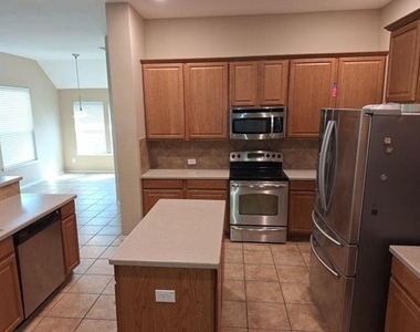 3600 Hickory Bend Trail - Photo Thumbnail 9