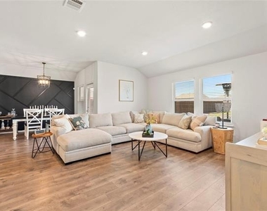 985 Alton Drive - Photo Thumbnail 10