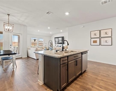 985 Alton Drive - Photo Thumbnail 8
