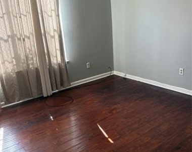 327 John Wesley Boulevard - Photo Thumbnail 2