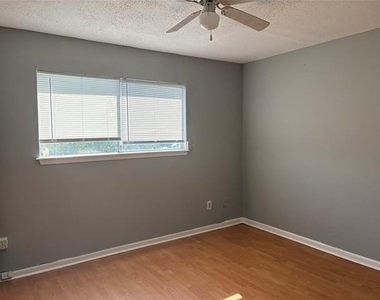 327 John Wesley Boulevard - Photo Thumbnail 11