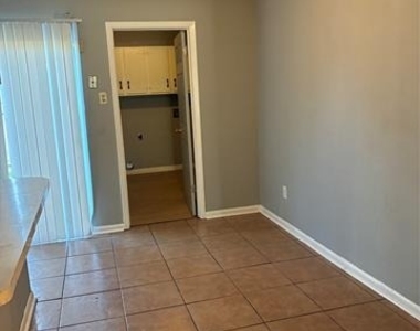 327 John Wesley Boulevard - Photo Thumbnail 5