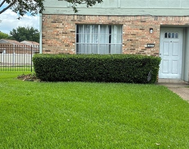 327 John Wesley Boulevard - Photo Thumbnail 1