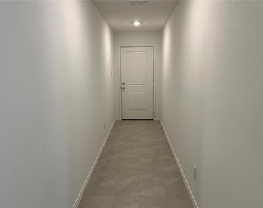 7954 Gus Wilson Drive - Photo Thumbnail 5