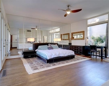 6434 Southpoint Drive - Photo Thumbnail 9